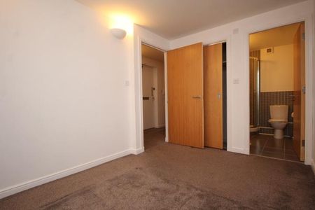 2 bedroom ground floor flat to rent - Photo 4