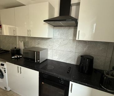 Studio Flat, Coombe Lane, SW20 - Photo 4
