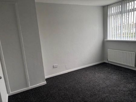 43a Carnhill Walk, Carrickfergus, BT38 7RG - Photo 4