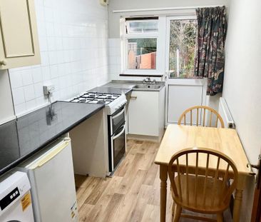 Studio to rent - Photo 2