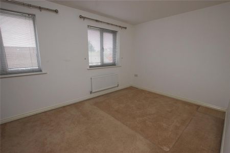 4 bedroom terraced house to rent - Photo 3