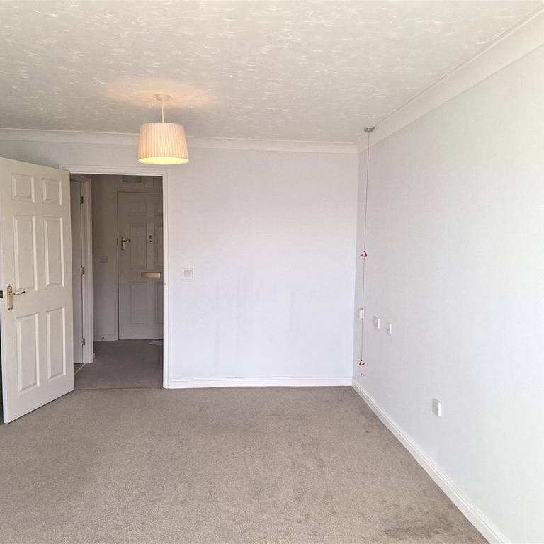 1 bedroom retirement property to rent - Photo 1