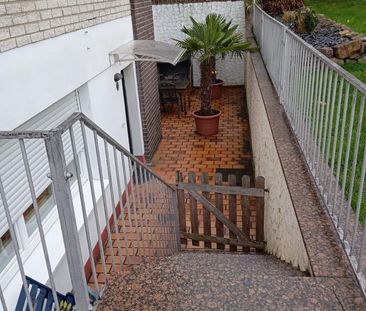 Schöne 3 Raum Souterrainwohnung mit Terrasse - Foto 1