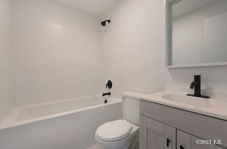 For Lease - 48 Lanark Avenue Unit# B, Toronto, Ontario - Photo 2