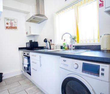 2 bedroom maisonette to rent - Photo 3