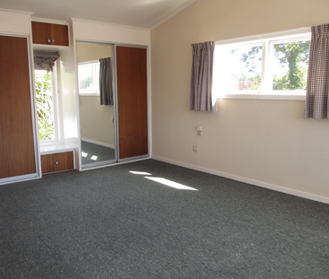 Sunny Three Bedroom Unit in Merivale Available 2nd Feburary 2026 - Photo 2