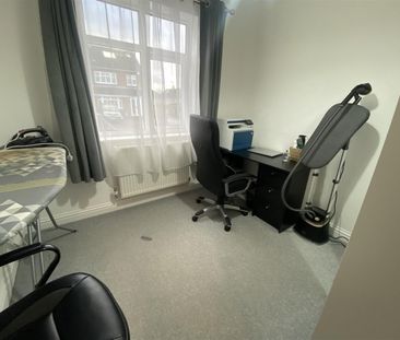 4 Bedroom House To Let - Photo 3