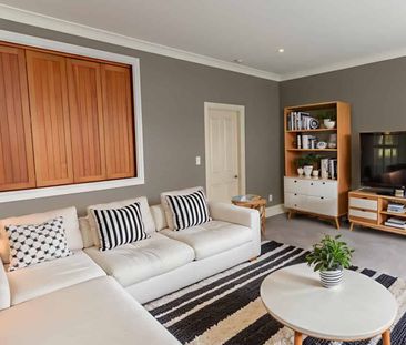 Luxury Townhouse in Thorndon - Photo 2