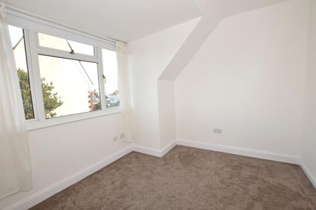 4 bedroom chalet to rent - Photo 3