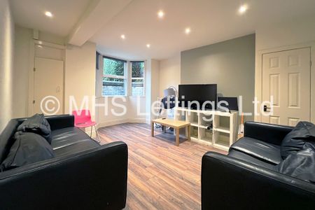 4 Bedroom Mid Terraced House for rent in Bennett Road - Photo 2