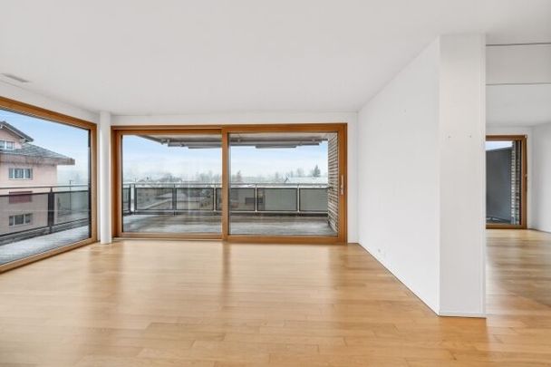 Live Hoch2 in this beautiful attic apartment - Photo 1
