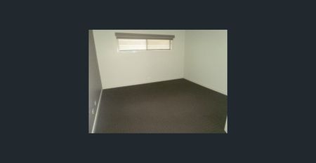 Spacious Family Home - Photo 3