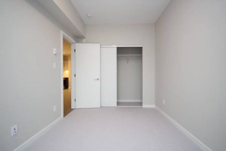 LIKE-NEW 1bd+1bth unit @VENUE WHALLEY for rent ASAP UNFURNISHED!!! - Photo 4