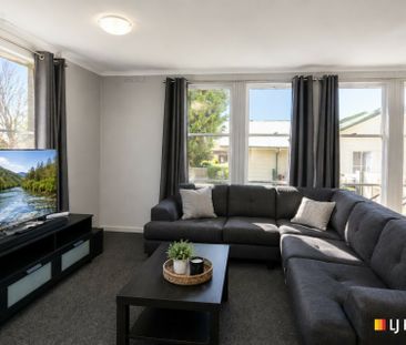 Immaculate Home Backing Onto Endeavour Park - Photo 1