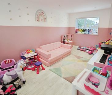 4 bedroom House To Let - Photo 3