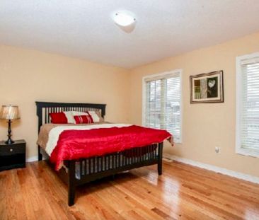 For Lease - 21 Serences Way, Brampton, Ontario - Photo 4