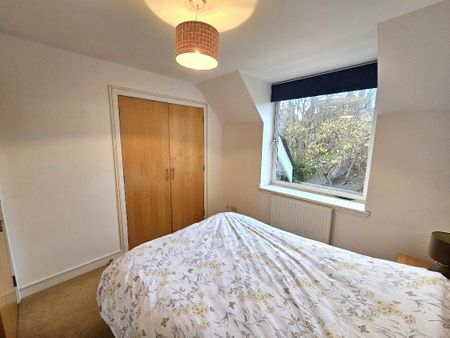 2 bedroom end of terrace house to rent - Photo 5