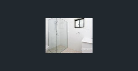 Modern Two Bedroom Granny Flat With Spacious Yard & Entertainment Area! - Photo 4