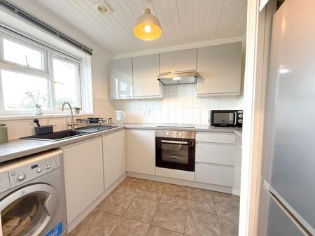 Bentley Road, Hertford - Photo 2