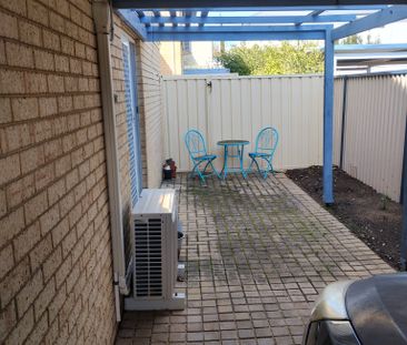 South Perth - Photo 6