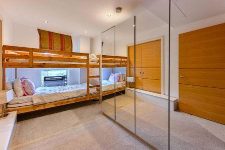 3 bedroom flat to rent - Photo 3