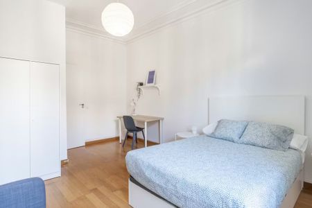 Carrer del Rosselló, Barcelona, Catalonia 08008 - Foto 5