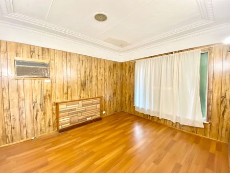 Family Home with Ample Parking - Photo 2