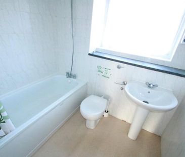 3 bedroom terraced house to rent - Photo 6
