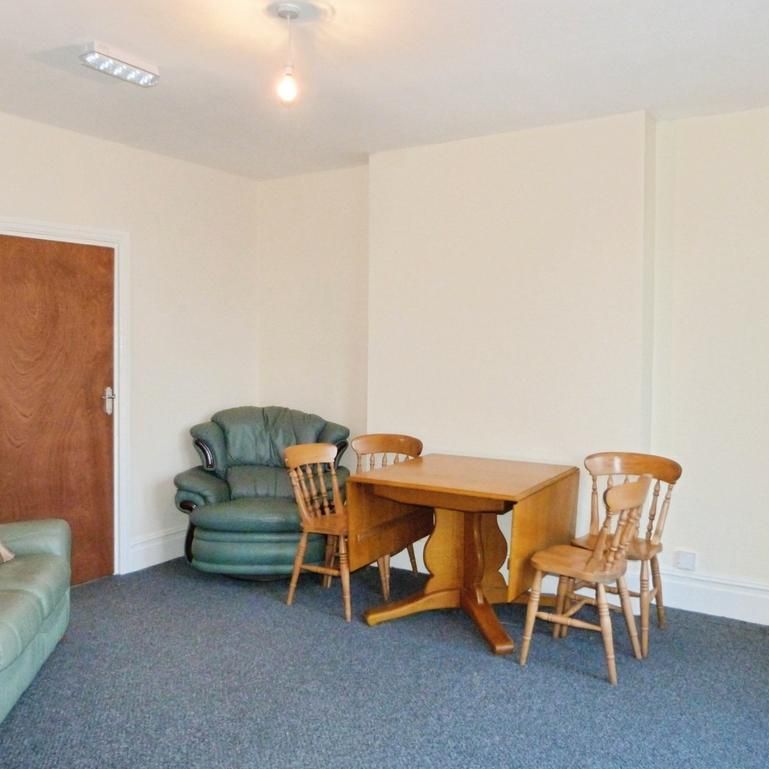 1 bedroom in a house share to rent - Photo 1