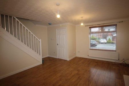 4 bedroom detached house to rent - Photo 2