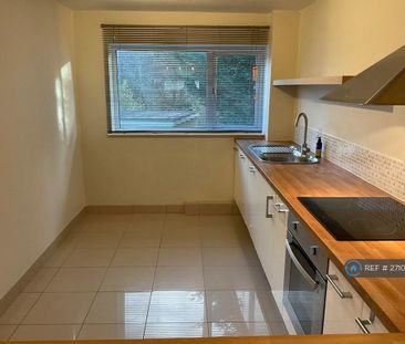 2 bedroom flat to rent - Photo 4