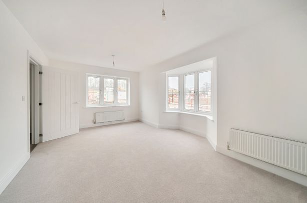 4 bedroom detached house to rent - Photo 1