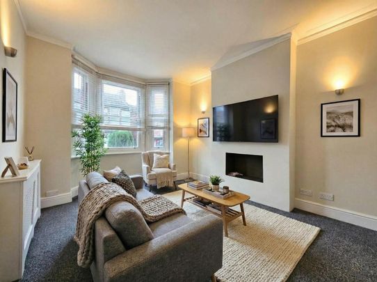 3 bedroom terraced house to rent - Photo 1