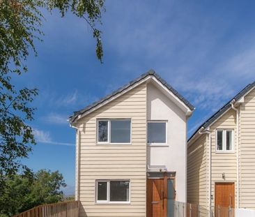 4 Bed Detached House, Bevendean Road, BN2 - Photo 2