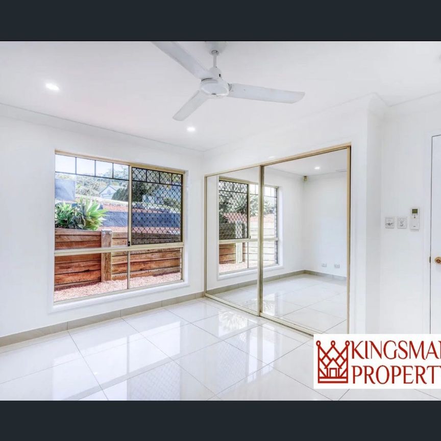 15 Mayfair Place, Stretton, Qld 4116 - Photo 1