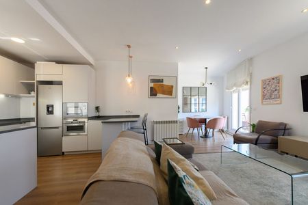 Calle de Orense - Photo 3