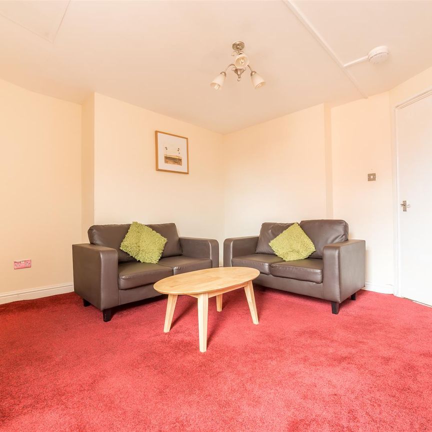 5 bed maisonette to rent in Chillingham Road, Heaton, NE6 - Photo 1