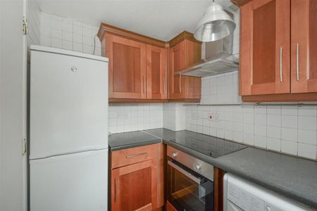 2 bedroom terraced house to rent - Photo 3
