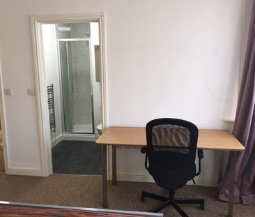 Room in a Shared House, Leda Ave, BS14 - Photo 1