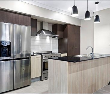 33 Sheila Street, Grantham Farm NSW 2765 - House For Rent | Domain - Photo 5