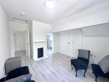 3 bed house to rent in Shenley Lane, London Colney, AL2 - Photo 2