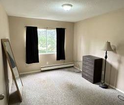 Bright 2 Bedroom Corner Unit - Photo 1