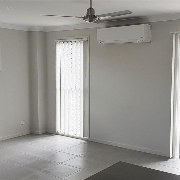 Stylish, Modern & Compact Family Home - Photo 1