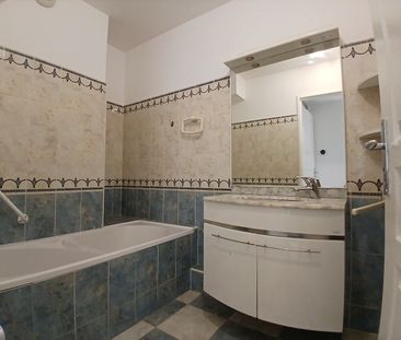 2 PIECES CENTRE VILLE SAINT RAPHAEL, - Photo 3