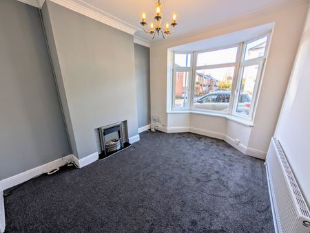 A 3 Bedroom Terraced - Photo 3