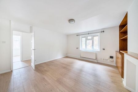 3 bedroom apartment to rent - Photo 2