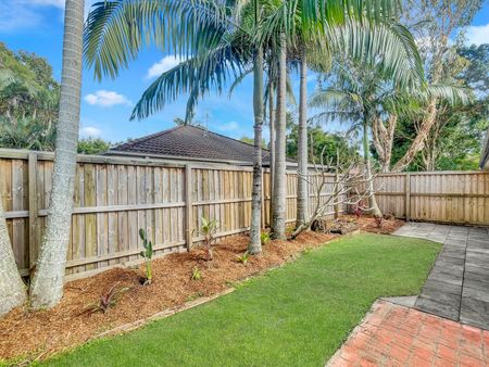 Quiet & Convenient Byron Bay Living - Walk To The General Store, Town & Beaches - Photo 4
