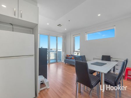 6 Month Lease - Fully Furnished Apartment - Photo 2