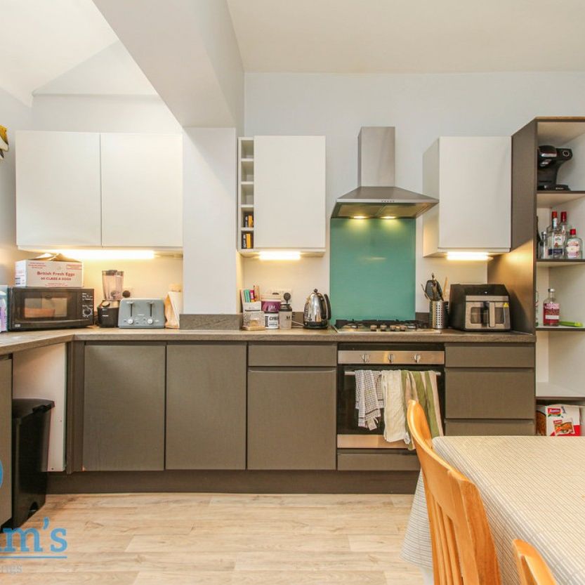 2 bed Mid Terraced House for Rent - Photo 1