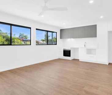 Brand New, Two Levels, Total Separation - Photo 5